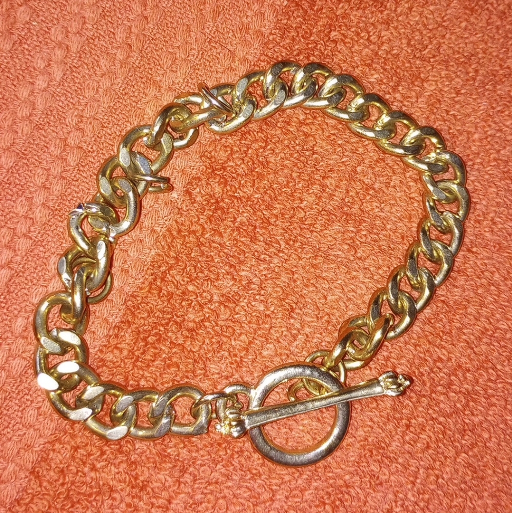 Chunky Cuban Link Charm Bracelet w/Toggle Clasp Gold Tone